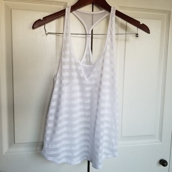 SOLD already just doesn't show it and I can't delete it for some reason. - Picture 4 of 12